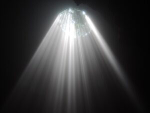 ジョンブラン洞窟の光のシャワー