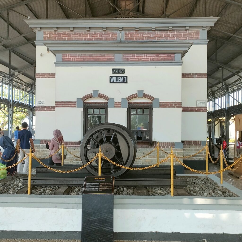 中部ジャワ　アンバラワ鉄道博物館