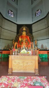 スマラン郊外観光スポット　パゴダ・アヴァロキテスバラ仏教寺院