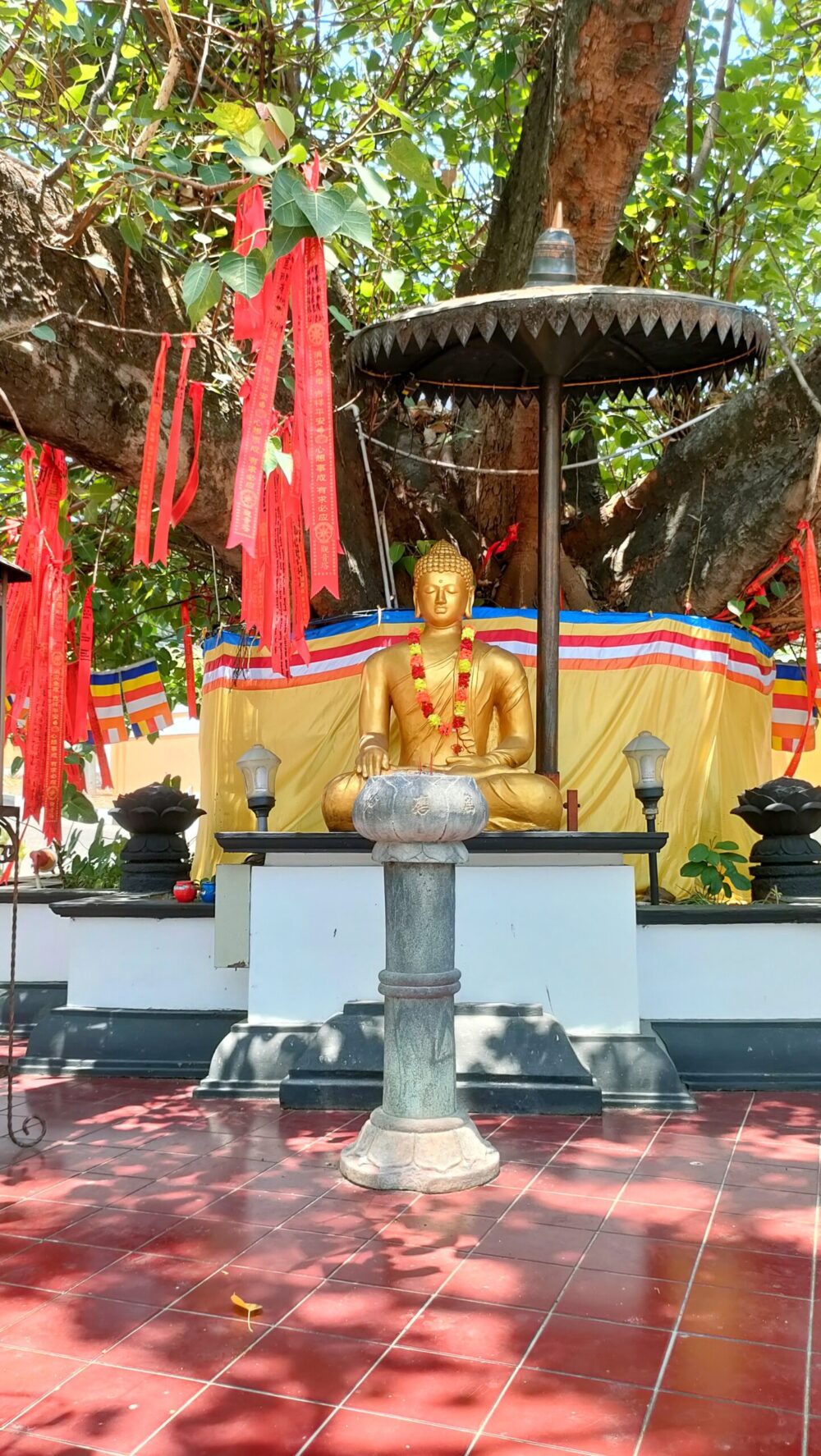 スマラン郊外観光スポット　パゴダ・アヴァロキテスバラ仏教寺院